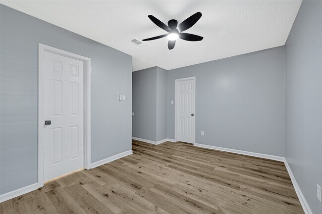Building Photo - 2131 Counter Point Dr