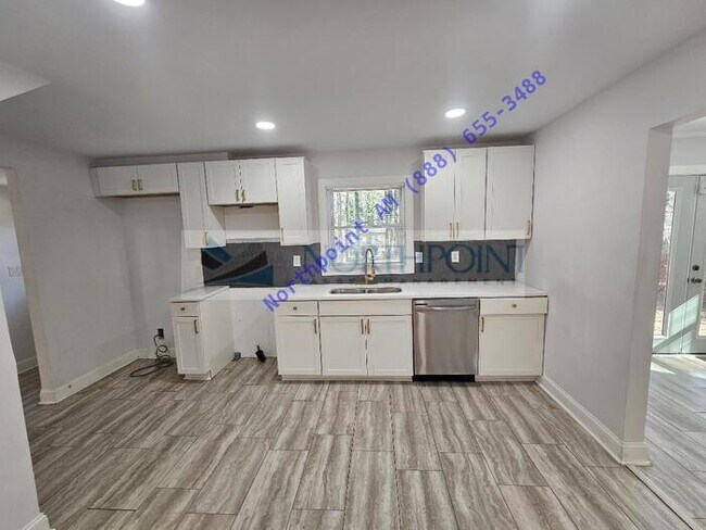 Building Photo - Beautiful 4BR 2BA Home w/ Quartz + SS Kitchen • Fenced Yard • Deck & Porch in SW Atlanta