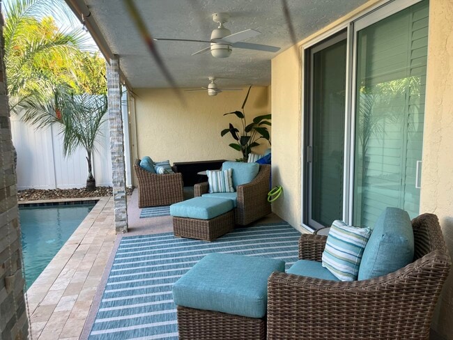 Building Photo - 333 Pelican Way