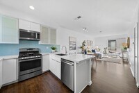 Building Photo - 3 bedroom 3.5 bath - Townhouse for rent