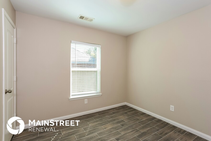 Building Photo - 1216 Timberview Dr