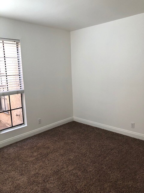 Building Photo - 3944 Edgemoor Way