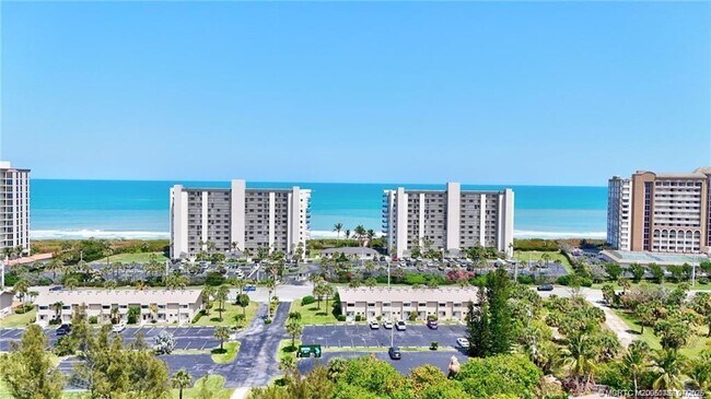 Building Photo - 4250 N Hwy A1A