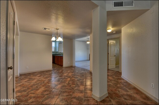 Building Photo - 3517 Tierra Bahia Dr