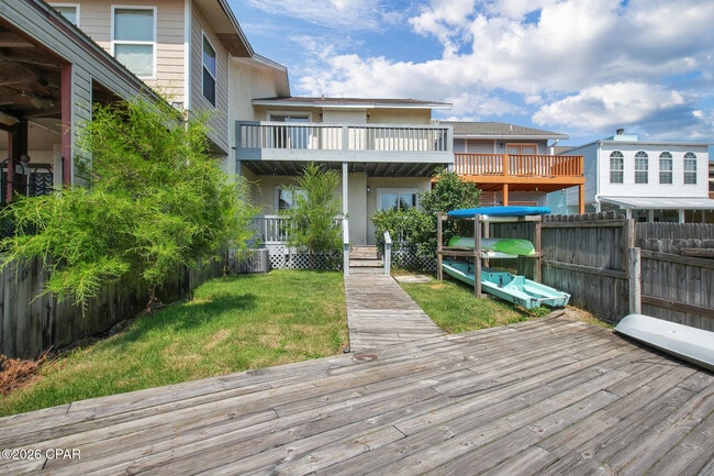 Building Photo - 1365 Capri Dr