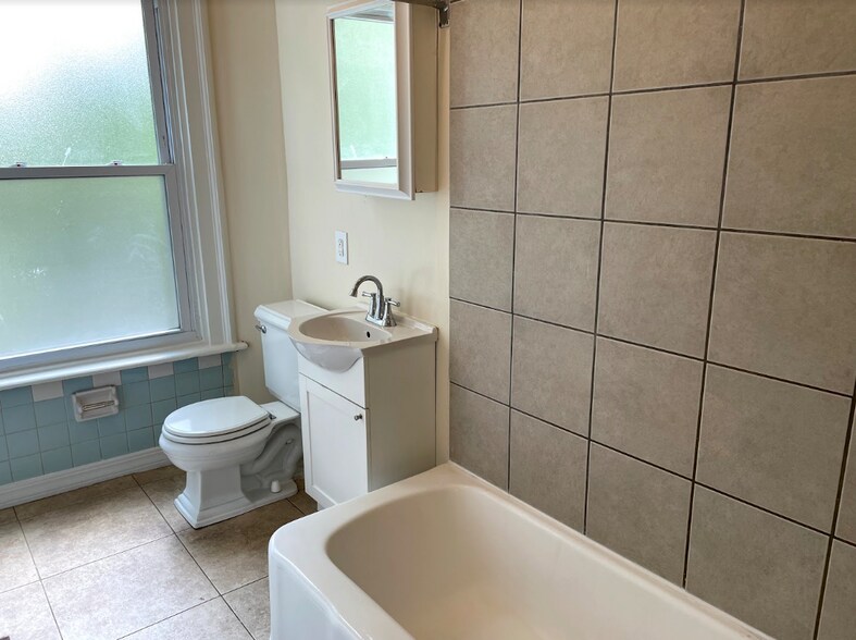 Building Photo - 2618 Eden Ave