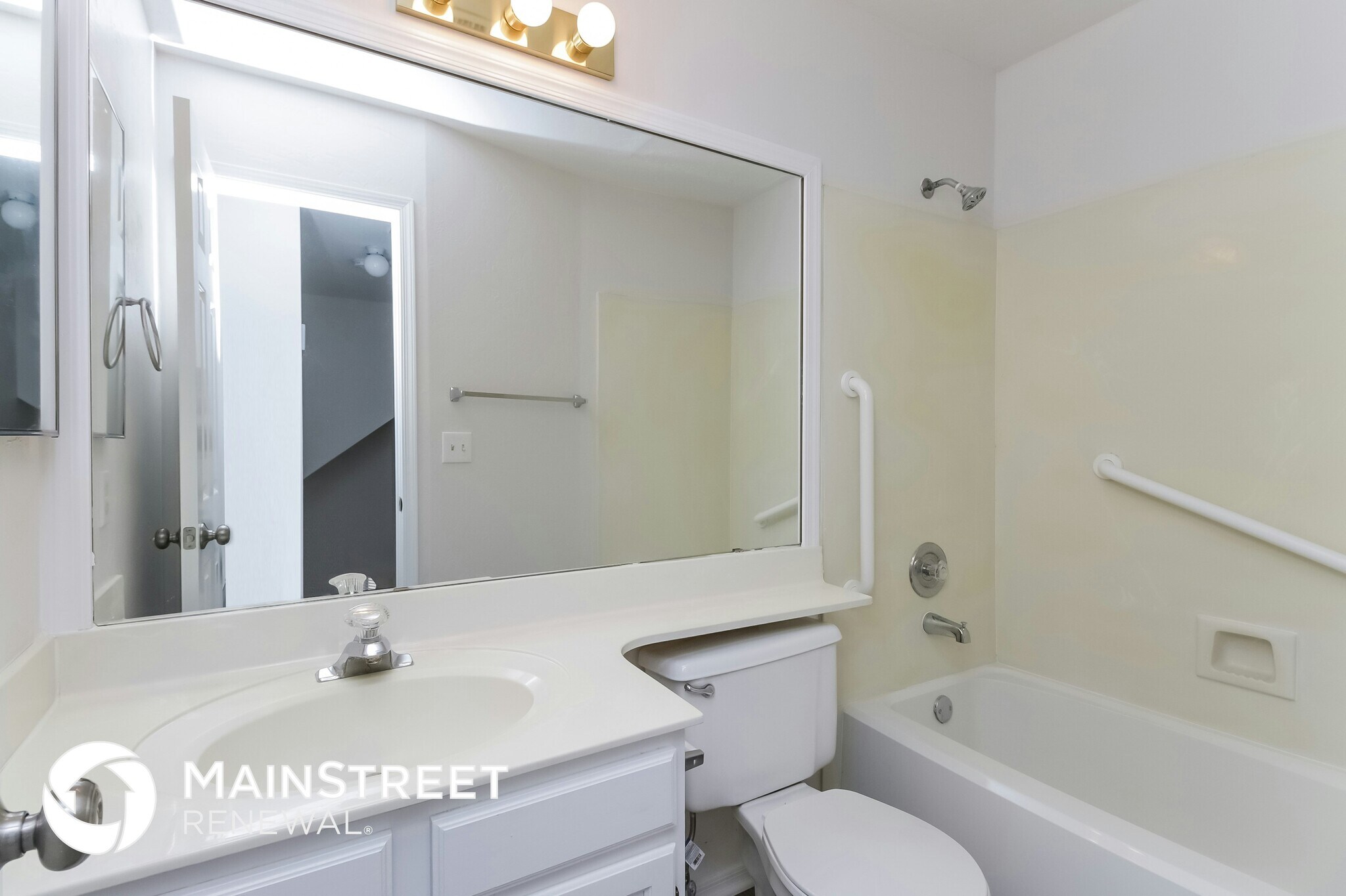 Building Photo - 1704 S 39th St