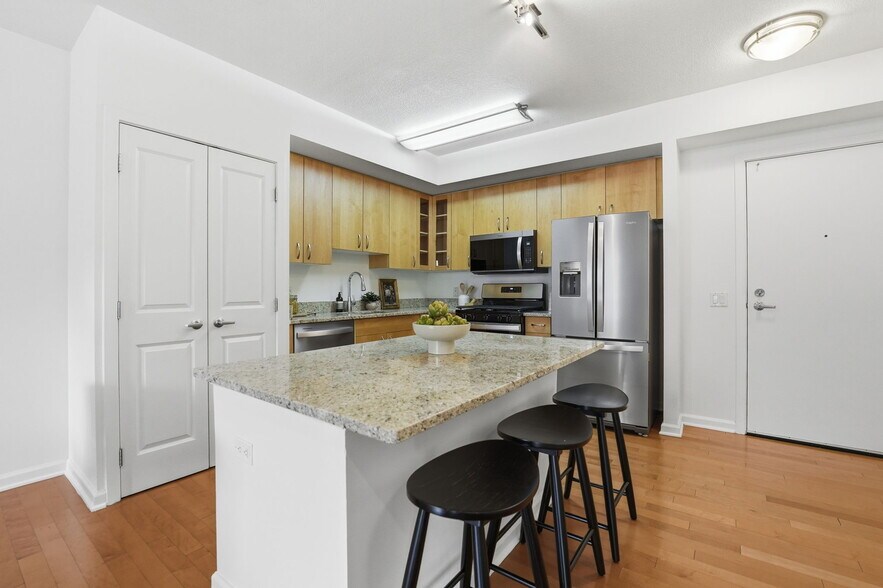 Building Photo - 440 L St NW