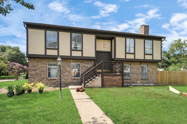 Building Photo - 19503 Mission Mill Ln