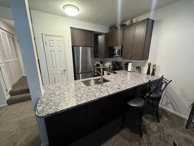 Building Photo - Beautiful Furnished 2 Bedroom Home on Golf Course!!