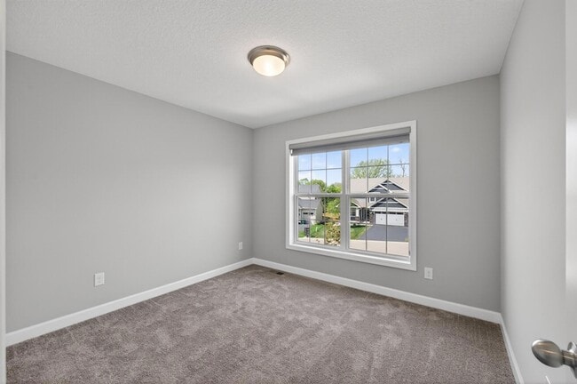 Building Photo - 1559 Edgebrook Ln