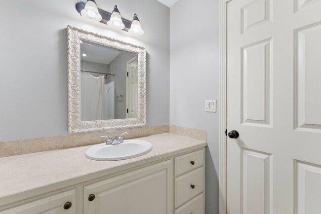 Building Photo - 620 Bienville St