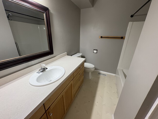 Building Photo - 20 Ruder View Ct