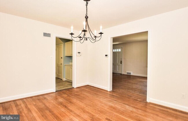 Building Photo - 6123 Wynnwood Rd