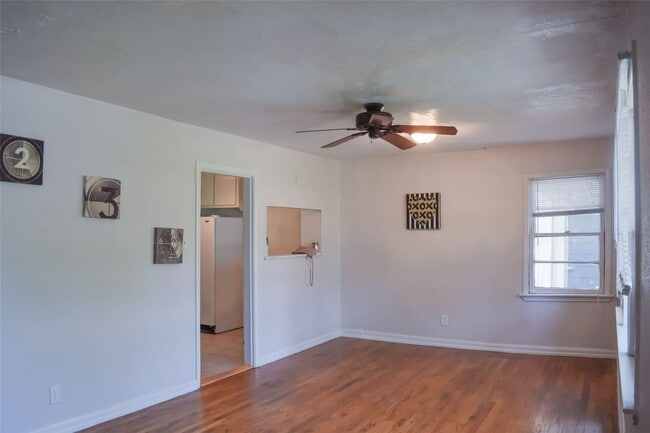 Building Photo - 5901 Darnell St