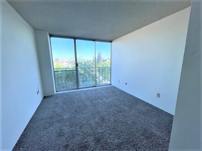 Building Photo - DOWNTOWN LONG BEACH 2BR/2BA CONDO ON 4TH F...