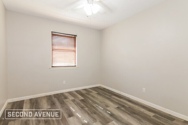 Building Photo - 622 Martingale Trail