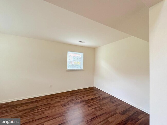 Building Photo - 9642 Hagel Cir