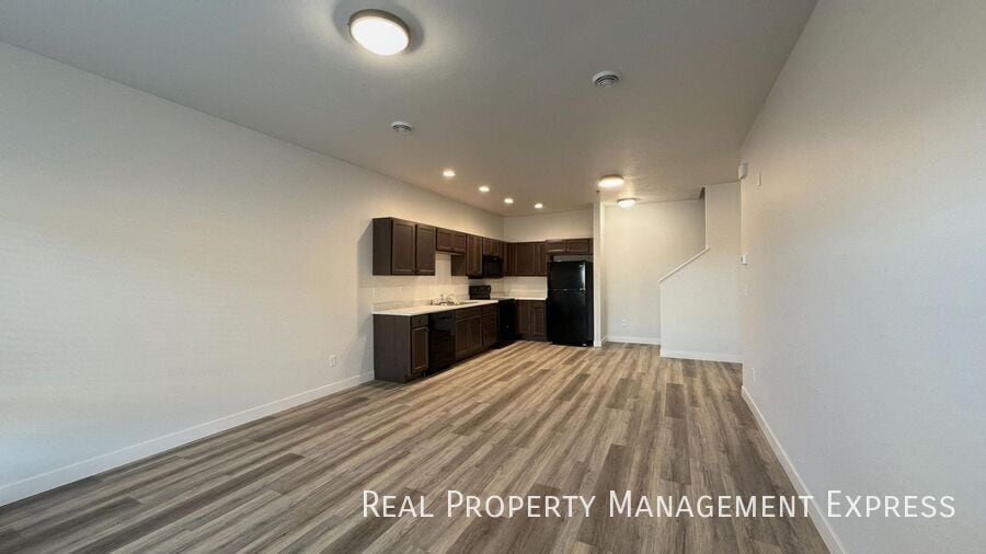 Building Photo - 301 Harvest Trail