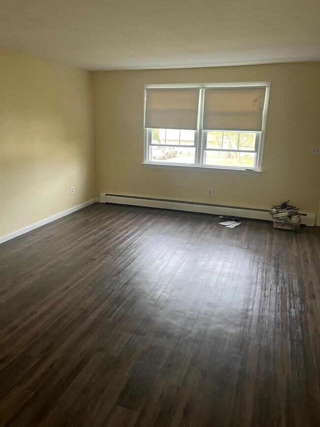 bed room - 56 Glen Eagle Dr