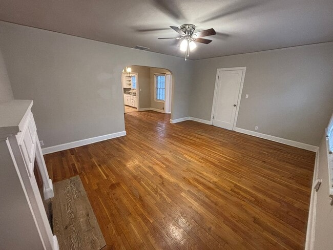 Building Photo - 129 Boles St