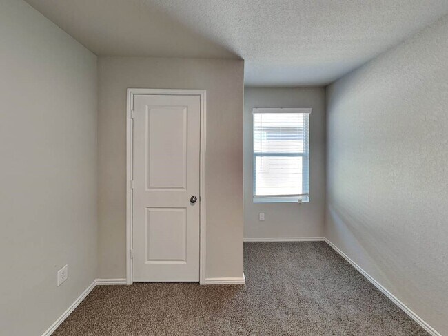 Building Photo - 4330 Rapids Way