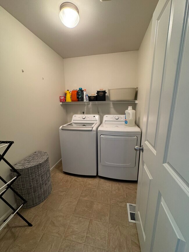 Building Photo - 21915 46th Pl S