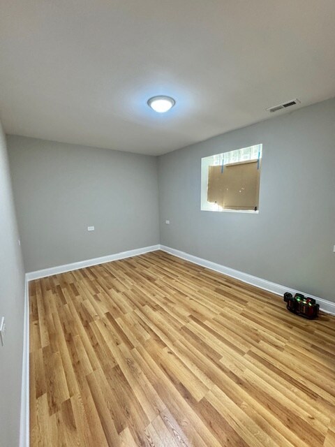 Building Photo - 3647 N Marshfield Ave