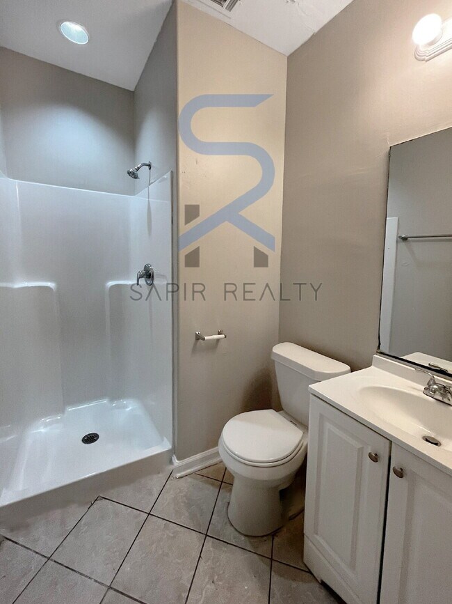 Building Photo - Move in before November 15th and choose yo...