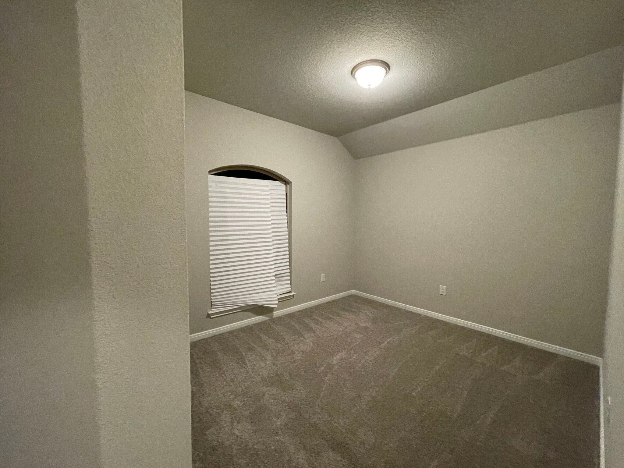 Building Photo - 300 La Joya Pass