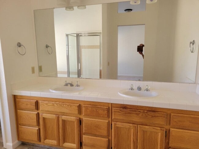 Building Photo - NICE TWO STORY ROCKLIN HOME WITH LARGE BONUS ROOM UPSTAIRS NEXT TO TWIN OAKS PARK & SCHOOLS!