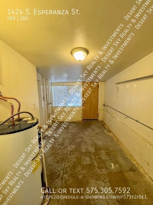 Building Photo - 1424 S Esperanza St
