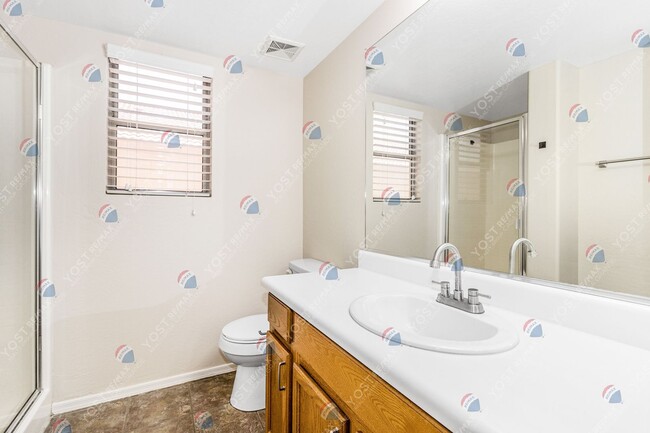 Building Photo - Entertainers home in Acacia Landing!