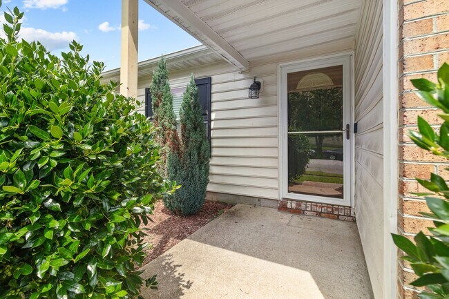 Building Photo - 3409 Woodbaugh Dr