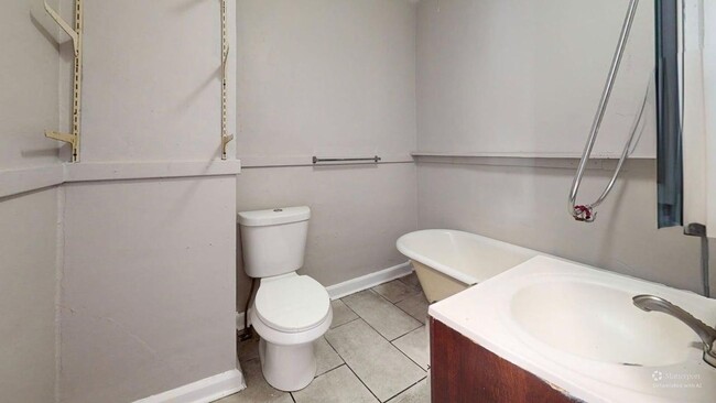 Building Photo - 3 Bedroom House - Old Brooklyn, Cleveland