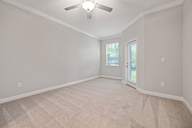Building Photo - "Spacious 4-Bedroom Lutz Home gated commun...