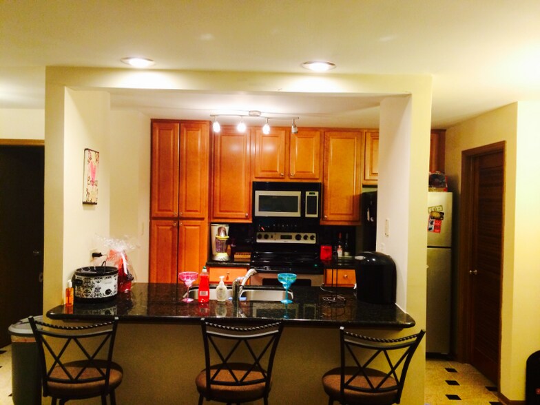 Primary Photo - 129 White Oak Ct