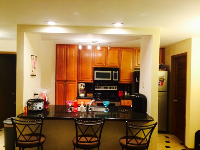 Building Photo - 129 White Oak Ct