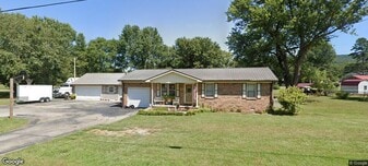 Building Photo - 766 Southside Dr