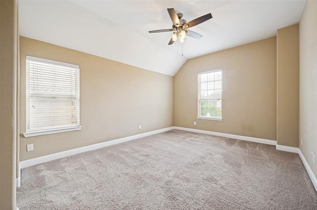 Building Photo - 2449 Kingsgate Dr