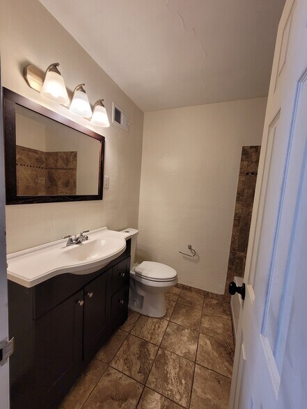 Master Bathroom - 2965 Pharr Court South NW