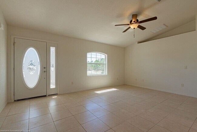 Building Photo - GREAT LOCATION! GREAT PRICE!  3 Bedroom, 2...