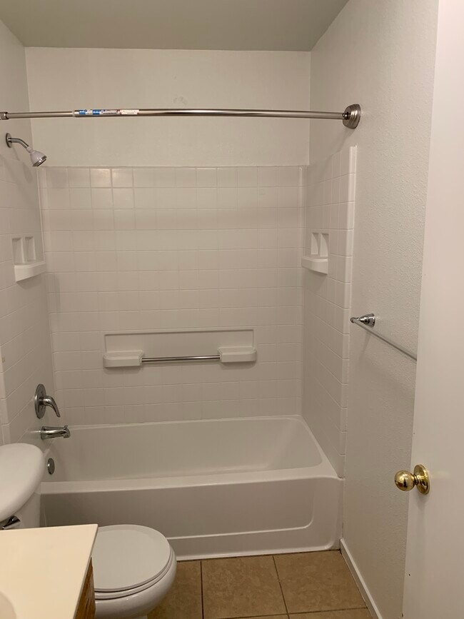 Building Photo - 1118 Solstice Ave