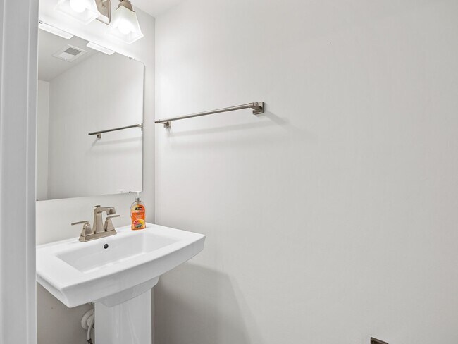 Building Photo - Move In Special - Greenville Dream Townhome: Modern 3 BR, 2.5 BA Steps from the Swamp Rabbit Trai...