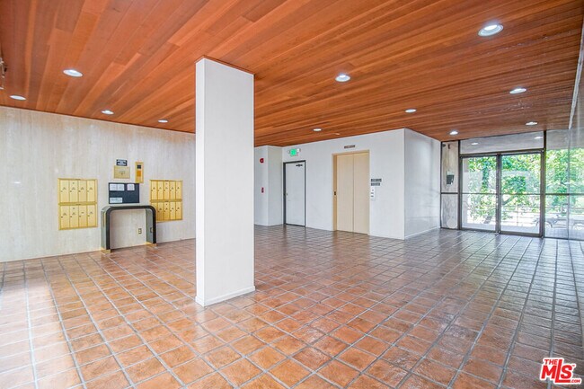 Building Photo - 12412 Texas Ave