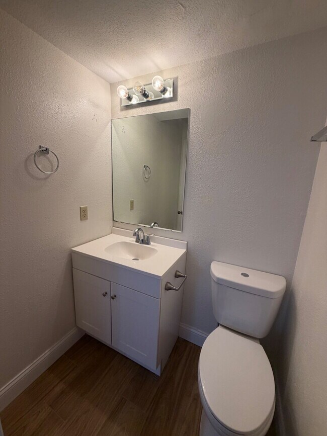 Building Photo - 428 Kays Ln
