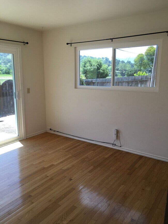 Building Photo - Charming Vintage 3BR/1.5BA Corner Lot Home...