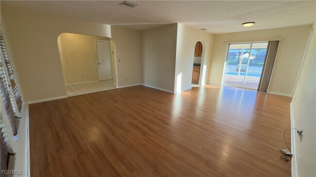 Building Photo - 516 Archer Pkwy W