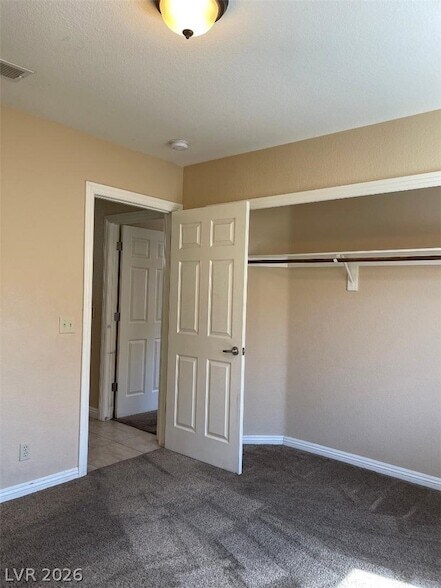 Building Photo - 5905 April Ln