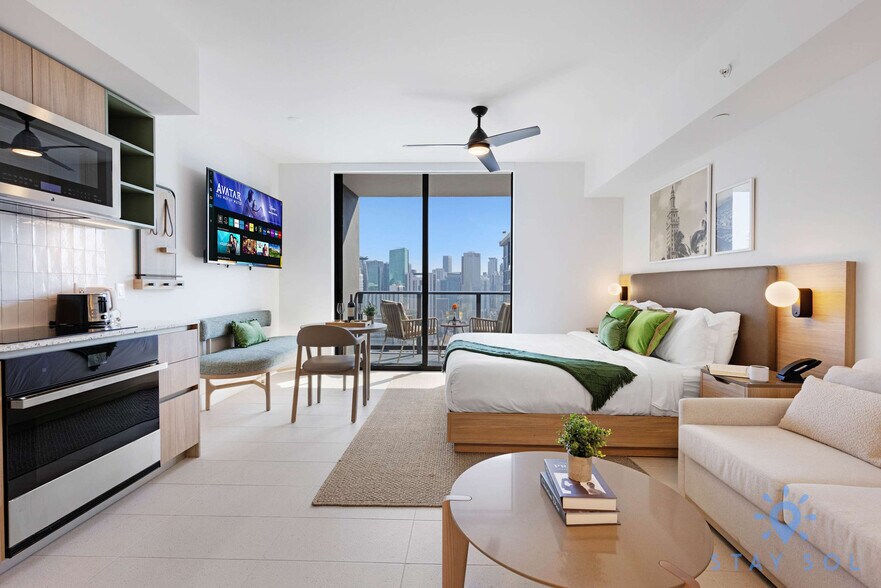 Building Photo - 601 NE 1st Ave